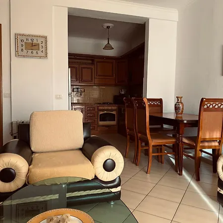 アパート Blehami_entire_apartment ベラト